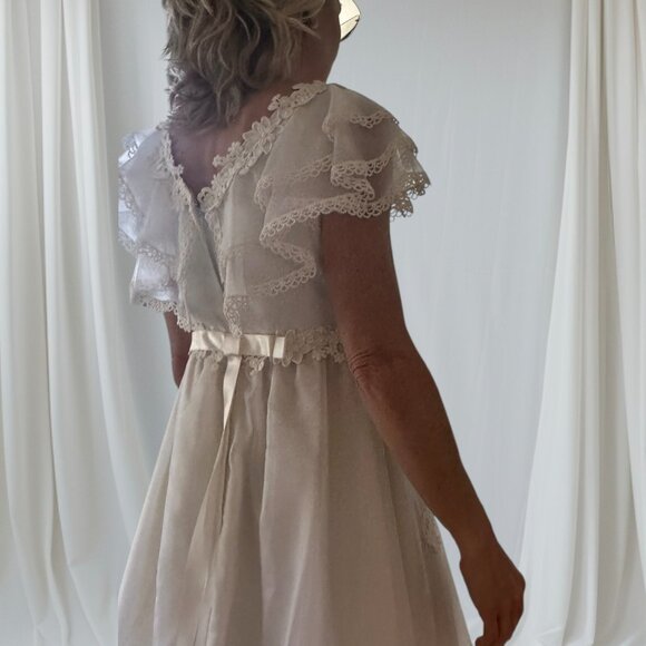 Vintage Wedding Dress - Picture 4 of 15